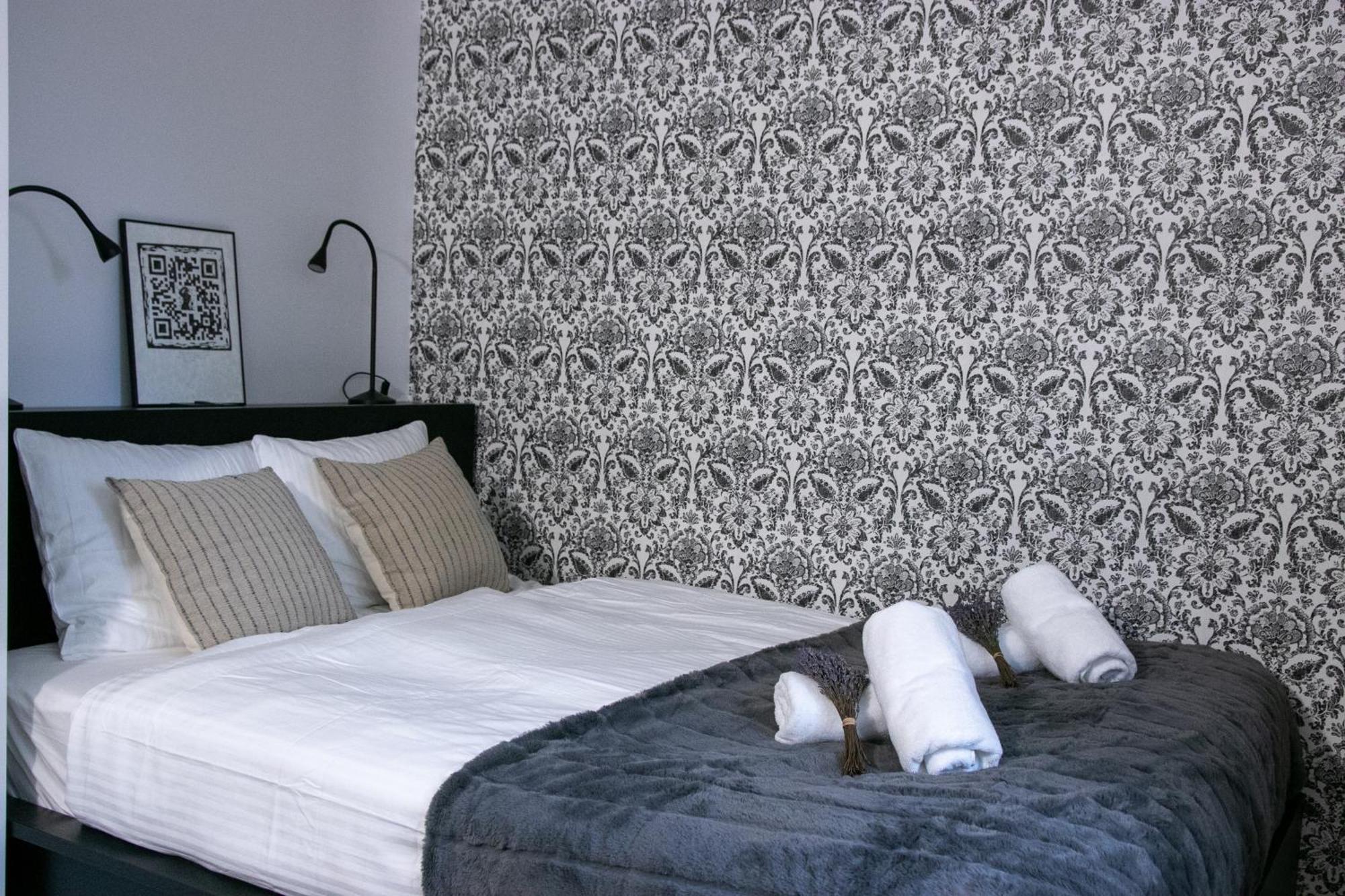 Residence Black&White Λιουμπλιάνα Δωμάτιο φωτογραφία
